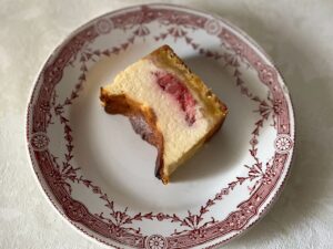 いちごのバスクチーズケーキの画像