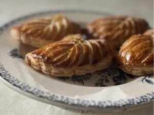 焼き上がったショーソン・オ・ポム