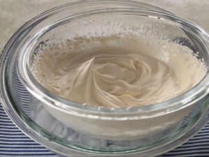 ホワイトチョコクリーム（９分立て）