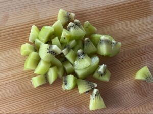 カットしたキウイの写真