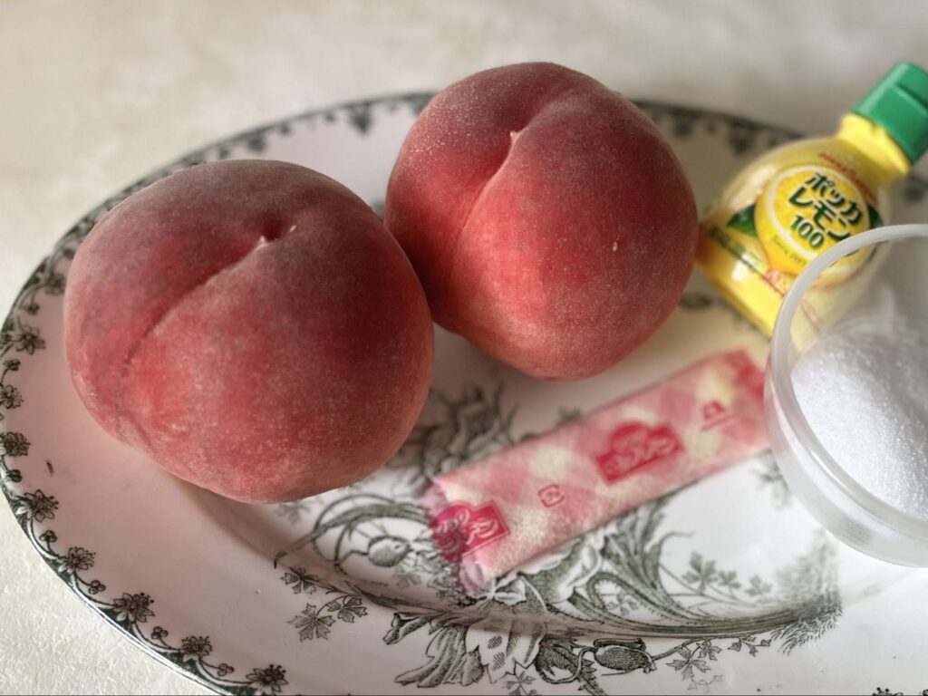 桃、ポッカレモン、ゼラチン、グラニュー糖の写真